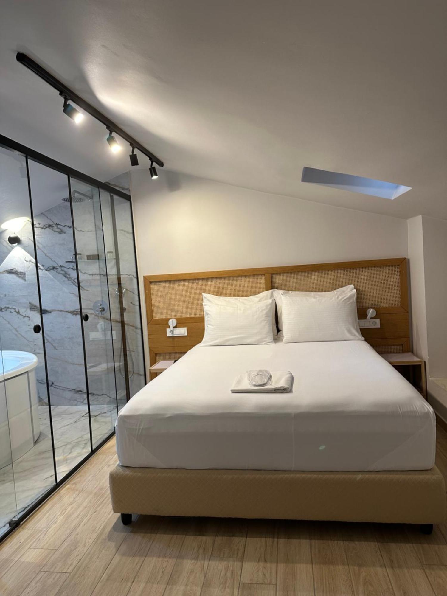 Belle Athenes - Luxury Rooms At Monastiraki Railway Station المظهر الخارجي الصورة