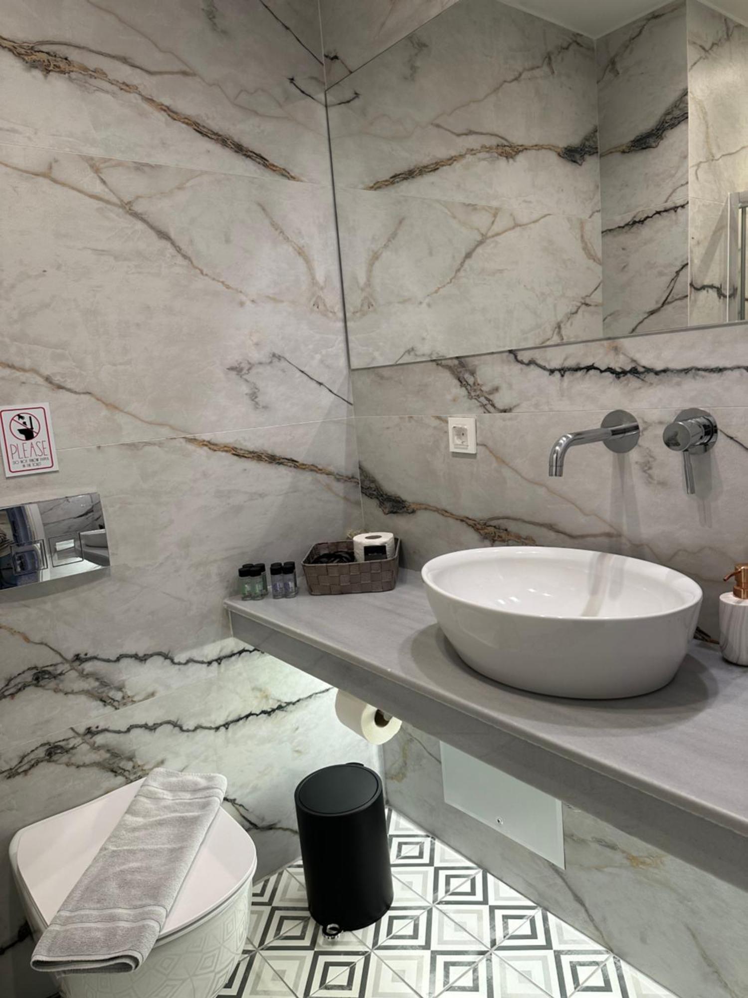 Belle Athenes - Luxury Rooms At Monastiraki Railway Station المظهر الخارجي الصورة